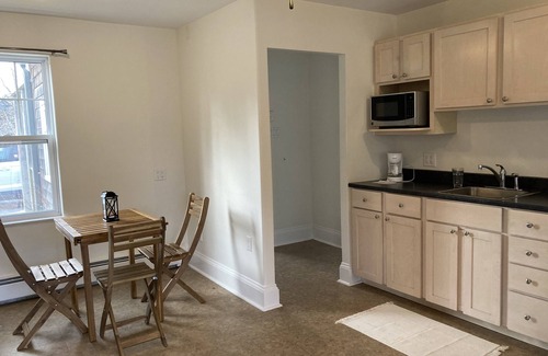 Musquodoboit Harbour House | Charming 2-bedroom Cape Cod style Inn in Musquodoboit Harbour with WiFi, AC