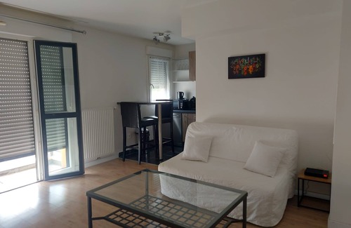 Trappes Apartment | Charming 2-room apartment near Paris!