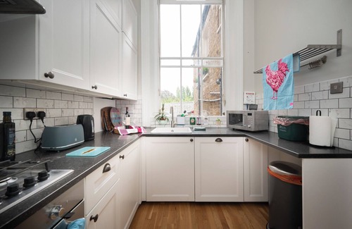 Belsize Apartment | Charming 2BD Flat Nr Primrose Hill & Belsize Park
