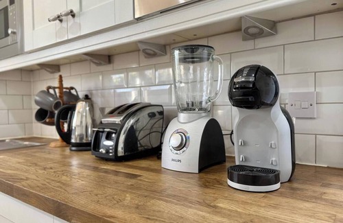 Hendon Apartment | Charming 2BR with a huge Garden