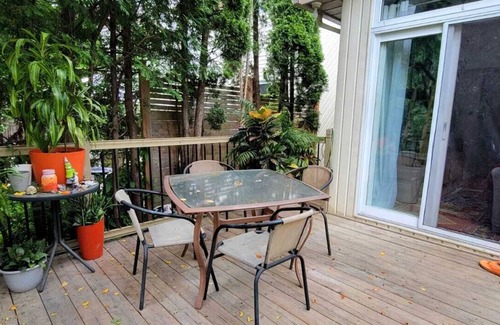 Hull House | Charming 3 BDRM house private garden minutes from dwtn Ottawa and Gatineau park
