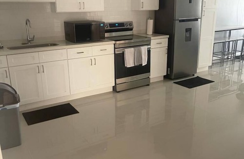 Portmore Apartment | Charming 3-Bed Apartment in Portmore with pool