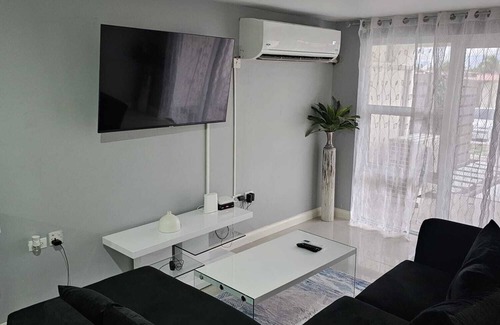 Portmore Apartment | Charming 3-Bed Apartment in Portmore with pool