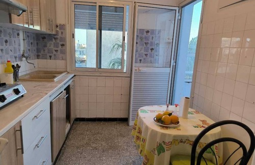 Pic ville Apartment | Charming 3-bedroom Apartment in Cité Habib, Sfax, Tunisia With TV and AC 🌿
