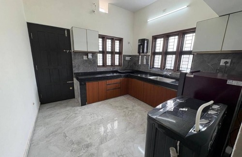 Inna House | Charming 3-bedroom bungalow with WiFi, AC in peaceful Uchilakere