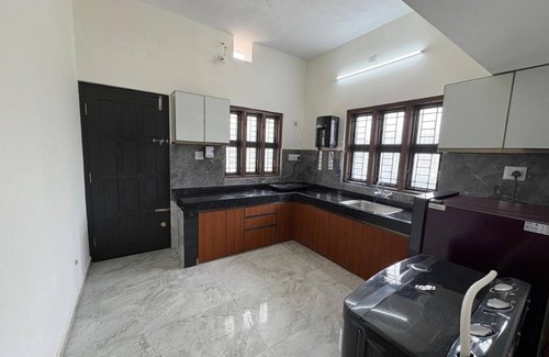 Inna House | Charming 3-bedroom bungalow with WiFi, AC in peaceful Uchilakere