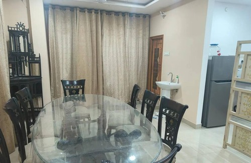 Hyderabad House | Charming 3-bedroom building with WiFi and AC in awesome Hyderabad