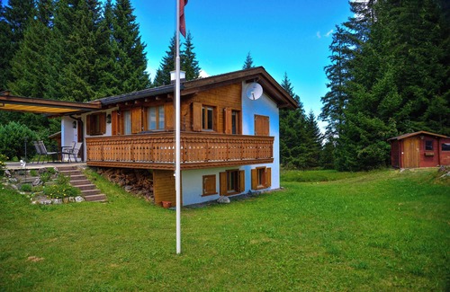 Malix Ski Chalet | Charming 3-bedroom chalet in Brambrüesch near Lenzerheide