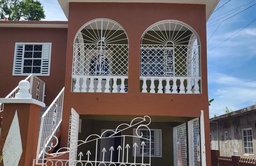Salt Gut House | Charming 3-bedroom house in Boscobel , with WiFi access. 15 minutes fr Ocho Rios