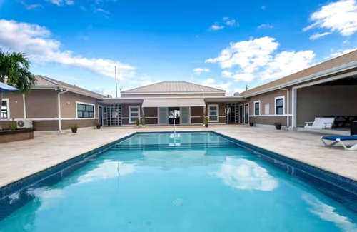 Lucea House | Charming 3-bedroom house with WiFi, AC in lovely Lucea