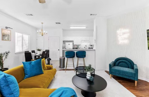 Austin House | Charming 3-bedroom house with AC and WiFi in awesome Austin!