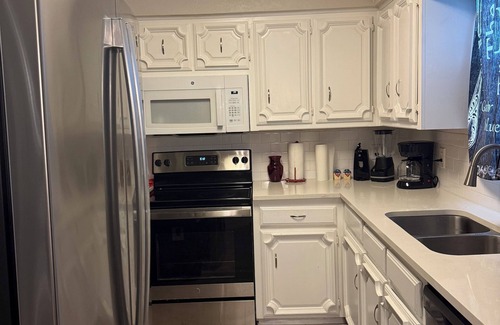 DeSoto House | Charming 3-bedroom house in peaceful DeSoto with WiFi and AC