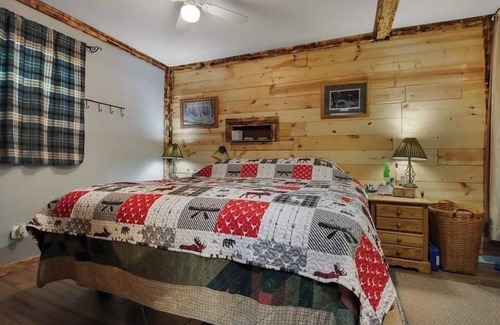 Winter House | Charming 3-bedroom house located on Atv-snowmobile route.