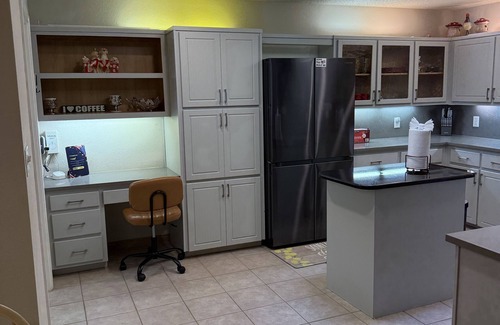 Lubbock Cabin | Charming 3-bedroom lodge with AC, WiFi in delightful Lubbock