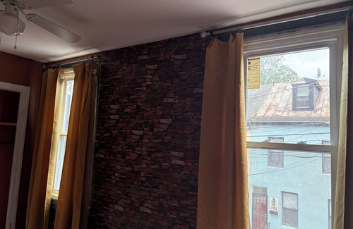 Chester House | Charming 3-bedroom townhome with WiFi, AC in soothing Chester