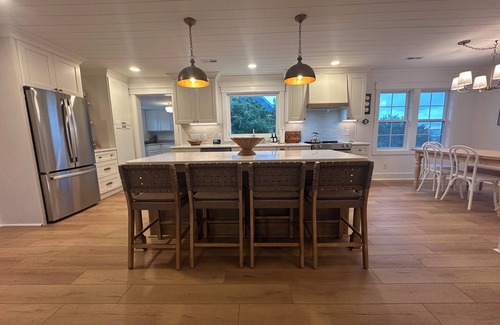 Emerald Isle House | Charming 3-bedroom house in Emerald Isle 1 block from ocean