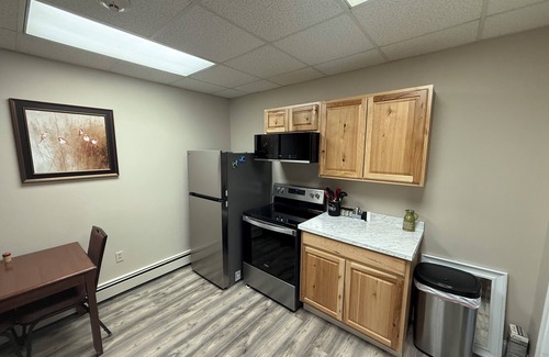 Presque Isle Apartment | Charming 3-bedroom apartment with AC, WiFi in delightful Presque Isle