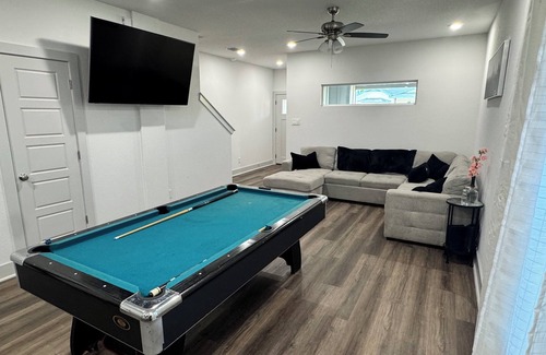 Denver Heights House | Charming 3-bedroom house with WiFi, AC in fabulous San Antonio