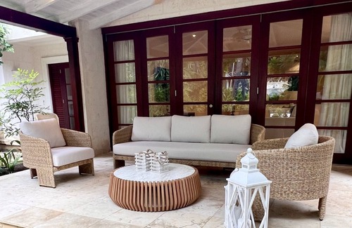 Gibbs Bay Villa | Charming 3-bedroom villa with WiFi and AC in beautiful Claridges