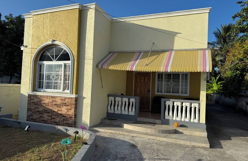 Port Maria House | Charming 3-bedrooms house in lovely Port Maria with AC, and WiFi and hot water