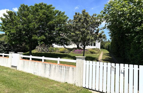 L'Aiguillon-sur-Vie House | Charming 3-Bedroom House Near Beaches with Garden, Terrace, and Parking