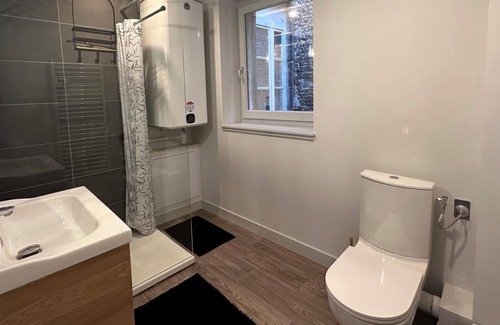 Moulins Apartment | Charming 30m² Studio in Historic Moulins Center – Modern Amenities, Sleeps 2