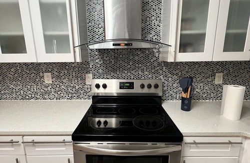 East Massapequa House | Charming 3BR Home in Massapequa – Quiet, Clean & Comfortable
