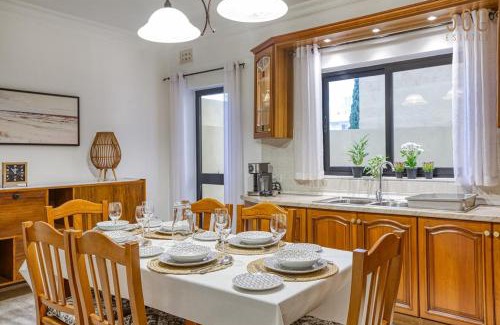 Tal-Ghoqod Apartment | Charming 3BR Maisonette with private Backyard & AC by 360 Estates