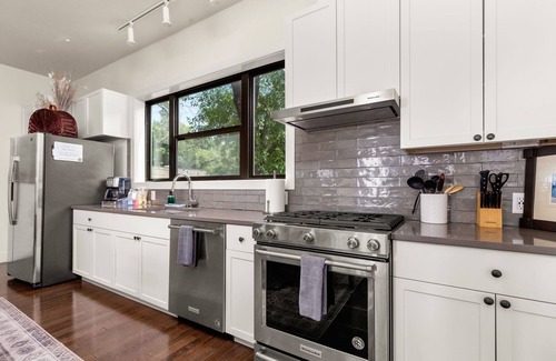 Tobin Hill House | Charming 3BR Townhome with Rooftop Views & Modern Luxury