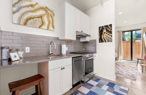 Tobin Hill House | Charming 3BR Townhome with Rooftop Views & Modern Luxury