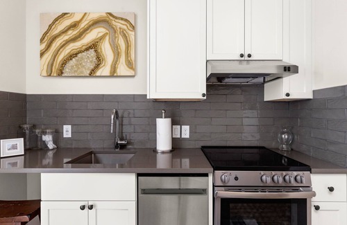 Tobin Hill House | Charming 3BR Townhome with Rooftop Views & Modern Luxury