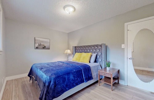 Township of Woolwich House | Charming 4 Bed House on an Acre property (Open for Event rentals)