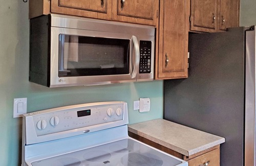 Township of Woolwich House | Charming 4 Bed House on an Acre property (Open for Event rentals)