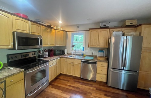 Thornton House | Charming 4-bedroom house surrounded by trees