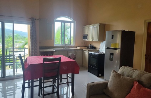 Montego Bay Villa | Charming 4-bedroom,4-baths 3 kitchen villa in fabulous Montego Bay with AC, WiFi