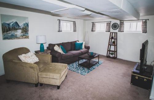 Greeley House | Charming 4BR Cottage Near UNC - Perfect for Family Getaways