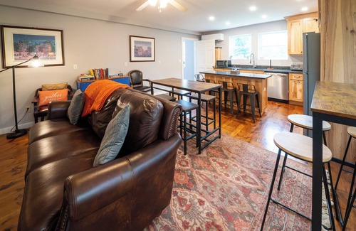 Cooperstown House | Charming 5-bedroom barn with WiFi, AC in superb Cooperstown