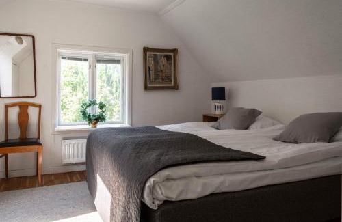 Innerstaden Apartment | Charming 5-Bedroom House in Central Visby with View