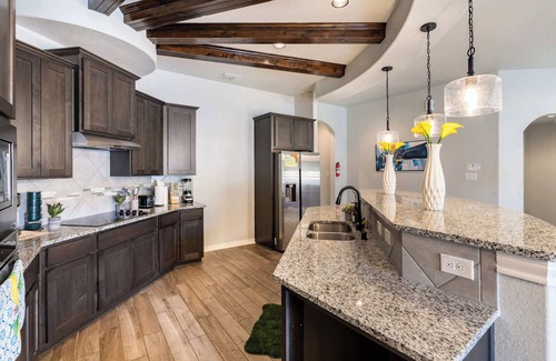 Medina Valley House | Charming 5BR Retreat Near Trails & Shops
