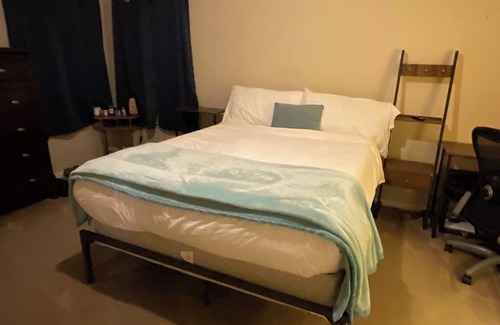 Lockhart House | Charming abode~easy access to AUS, COTA, San Marcos Shopping