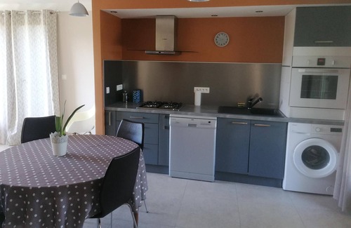 Aniane Apartment | Charming accommodation with a view of the Hérault