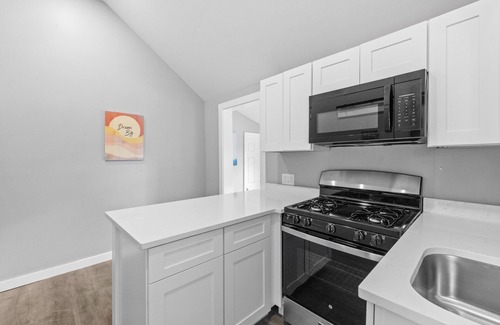 Alton Cottage | Charming Alton Bay Getaway – 1BR Cottage, Pool Access & Walk to Lake