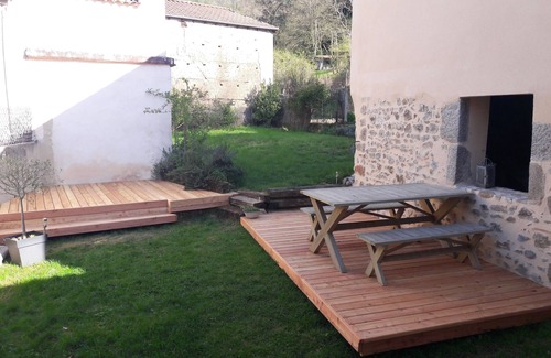 Chateldon Cottage | Charming and comfortable loft-style gîte* near Vichy for 4 to 5 people