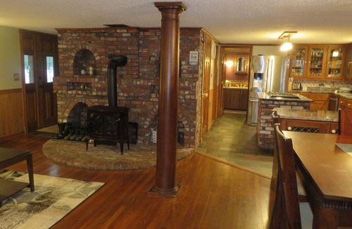 Farmington House | Charming and spacious lakefront home with 4 bedrooms, hot tub and pool table!