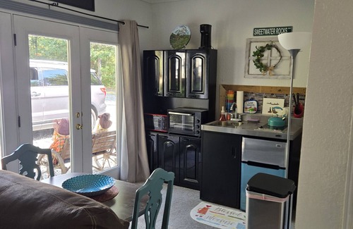 Sweetwater Apartment | Charming apartment in awesome Sweetwater with WiFi, AC