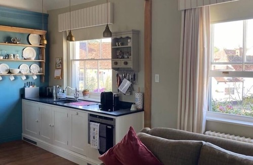 Axford Apartment | Charming apartment in the centre of Aldbourne