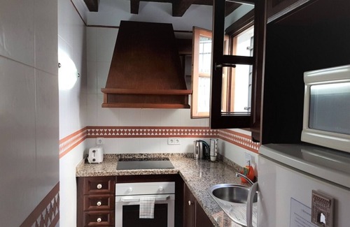 Albaicin Apartment | Charming Apartment Next to Albaicín – 16th Century House – Central & Cozy