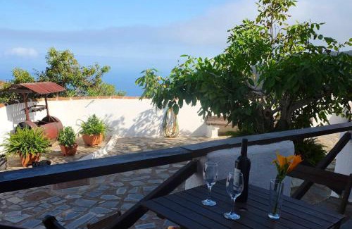 Los Silos Apartment | Charming apartment with terrace in Los Silos - 40 m²