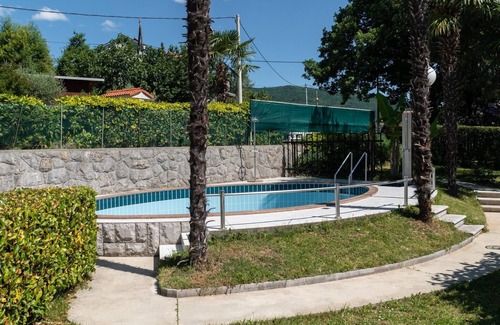Opric Apartment | Charming Apartment with Sea Views and Shared Pool - One Bedroom Apartment