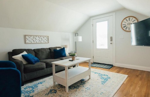 Bristol Apartment | Charming Apt with chic decor Superhost w 5 Stars